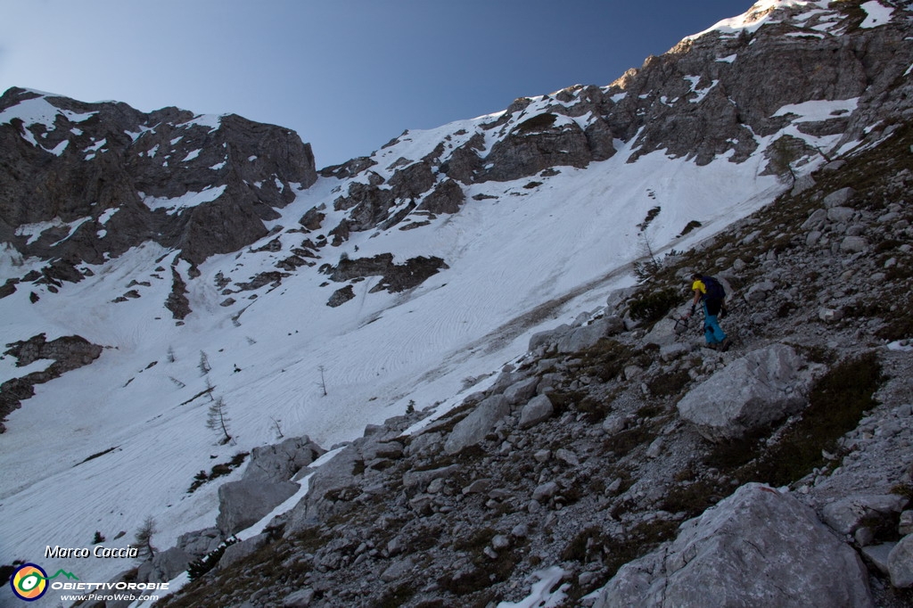 50_Tratto innevato per la cima del Re.JPG